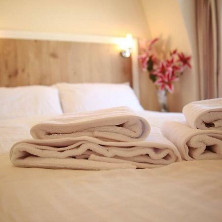 אילינג Acton Hill Hotel מראה חיצוני תמונה