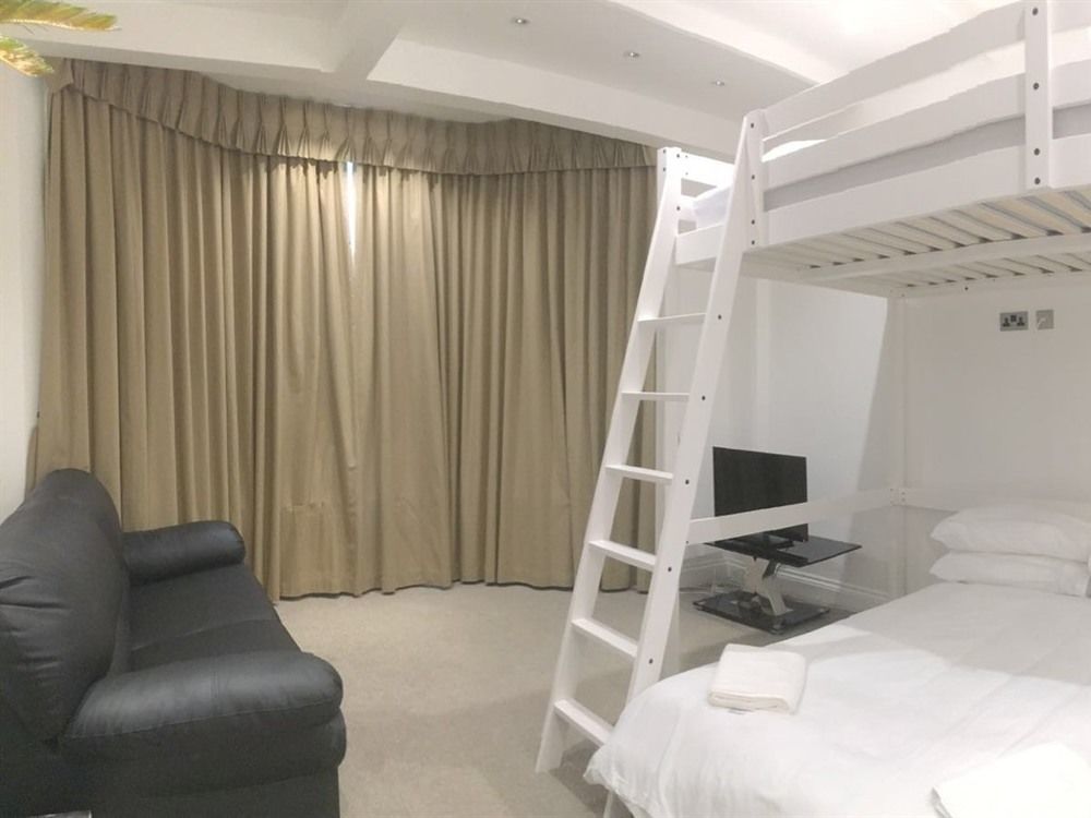אילינג Acton Hill Hotel מראה חיצוני תמונה