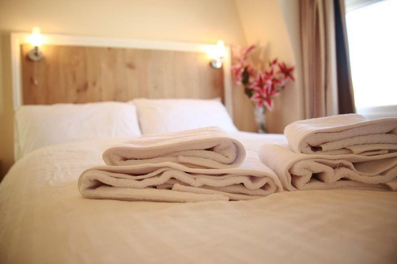 אילינג Acton Hill Hotel מראה חיצוני תמונה