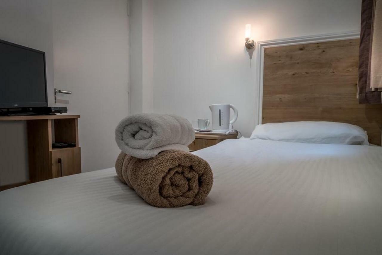 אילינג Acton Hill Hotel מראה חיצוני תמונה
